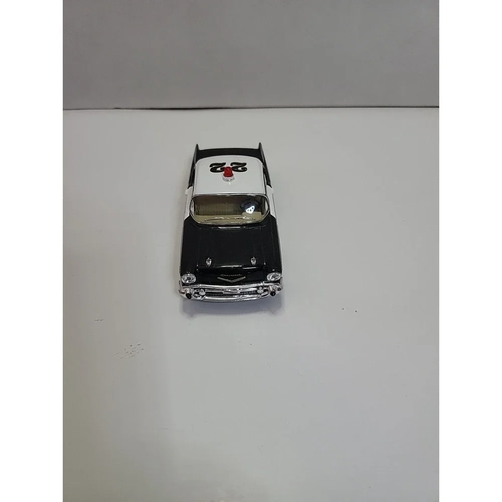 Kinsmart 1957 Black‎ and White 1:40 Chevy Bel Air Police PullBack Die Cast Car